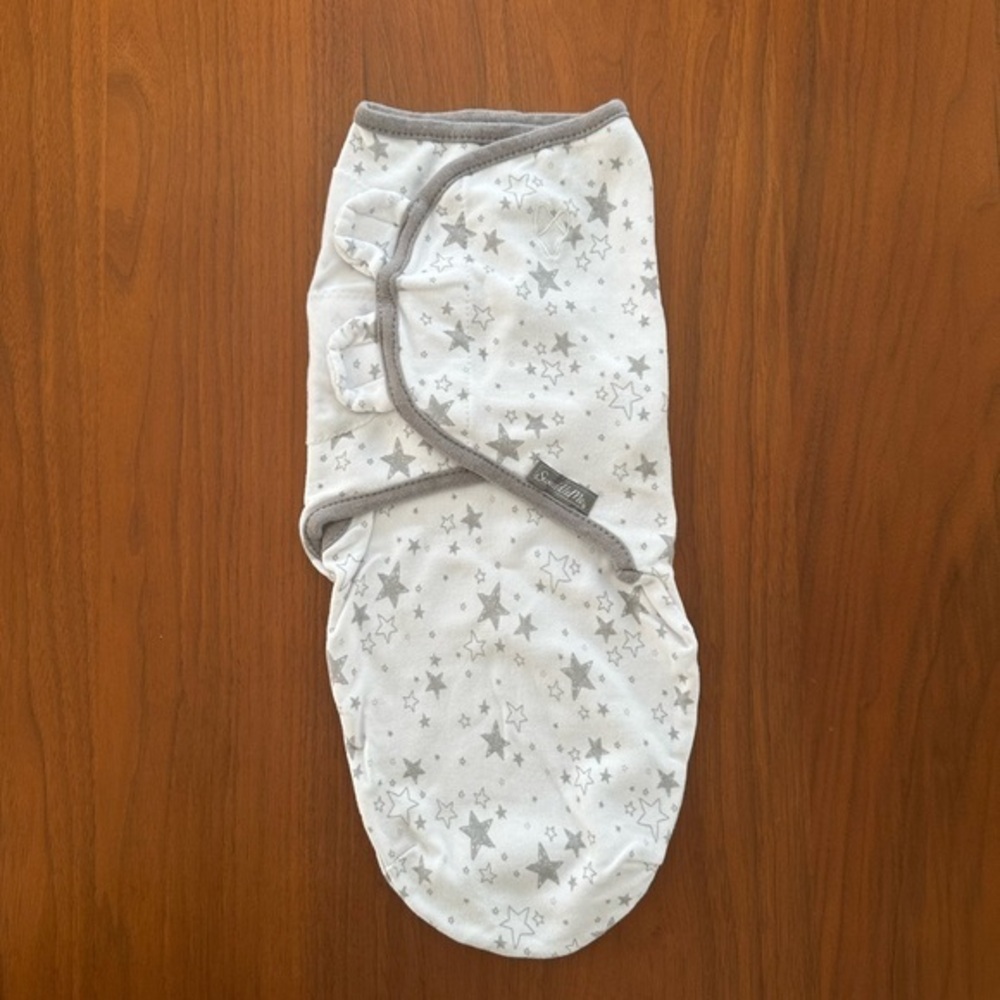 SwaddleMe Gray Star-Patterned Baby Swaddle size small/medium